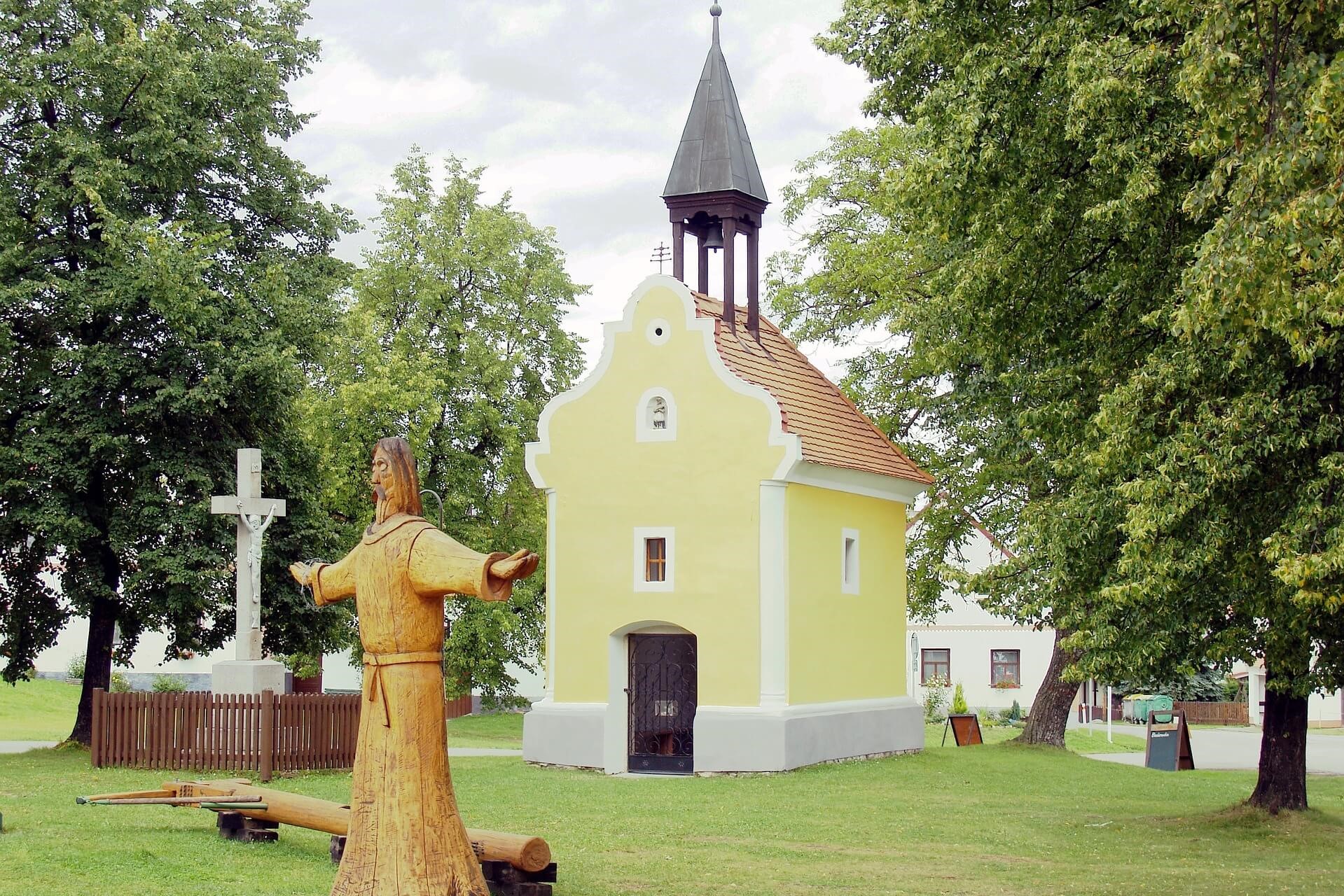 traditional-bohemian-chapel-holasovice-czech-republic