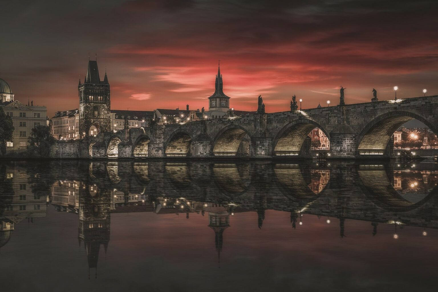 nightviewcharlesbridgeprague To do in Prague