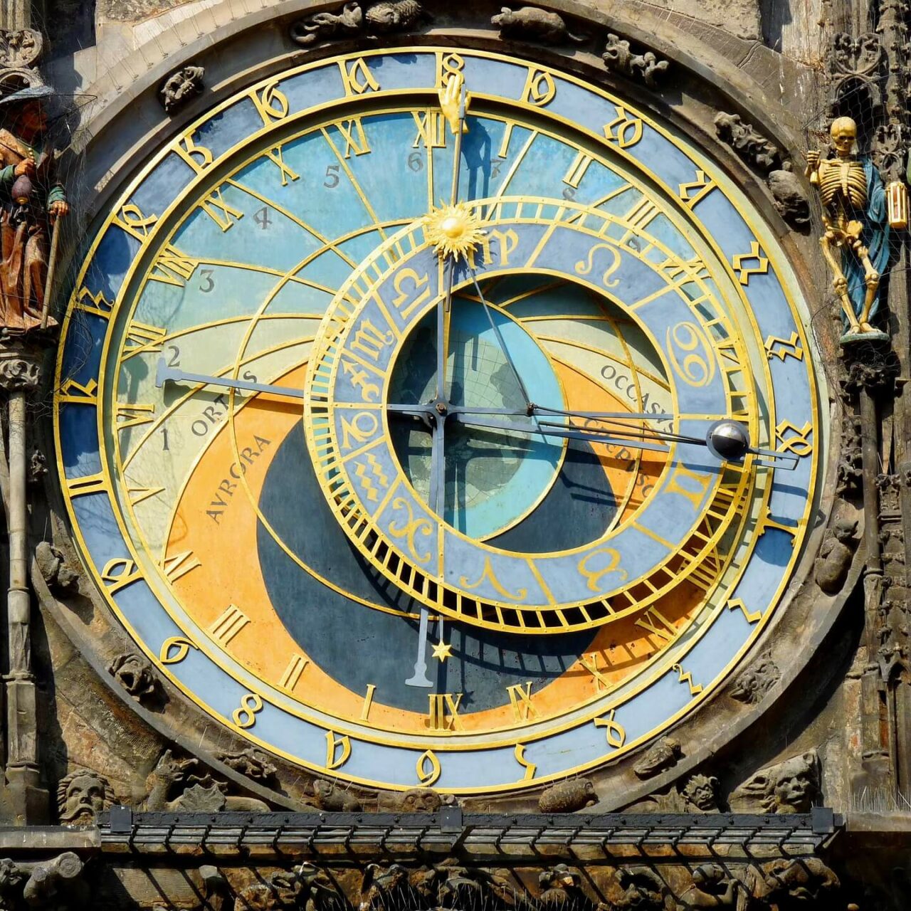 prague-astrological-clock-old-town-square